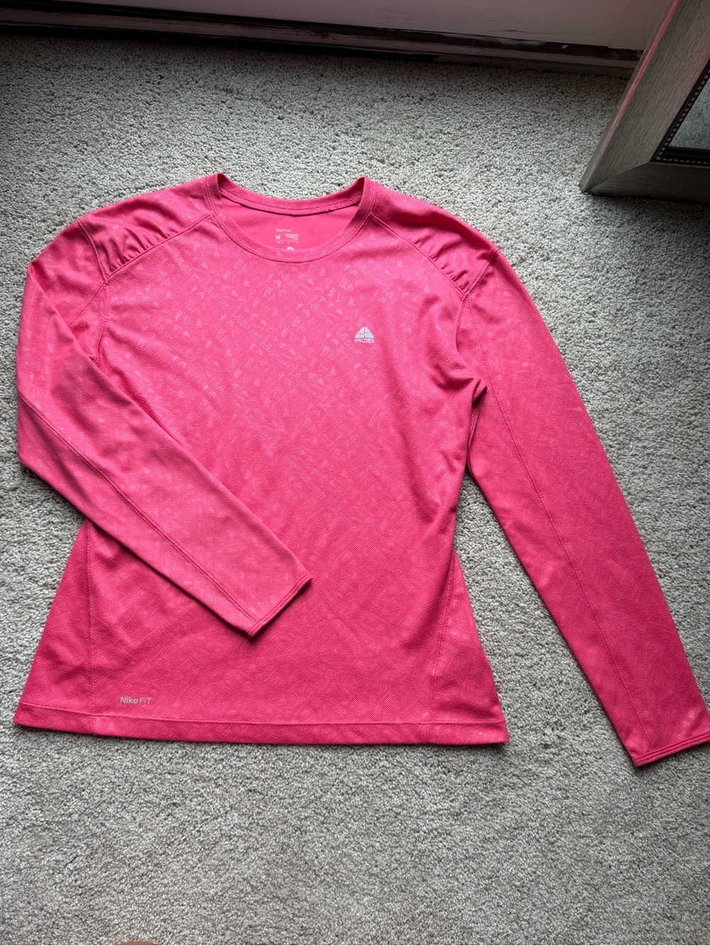 Nike fit dry women medium long sleeve